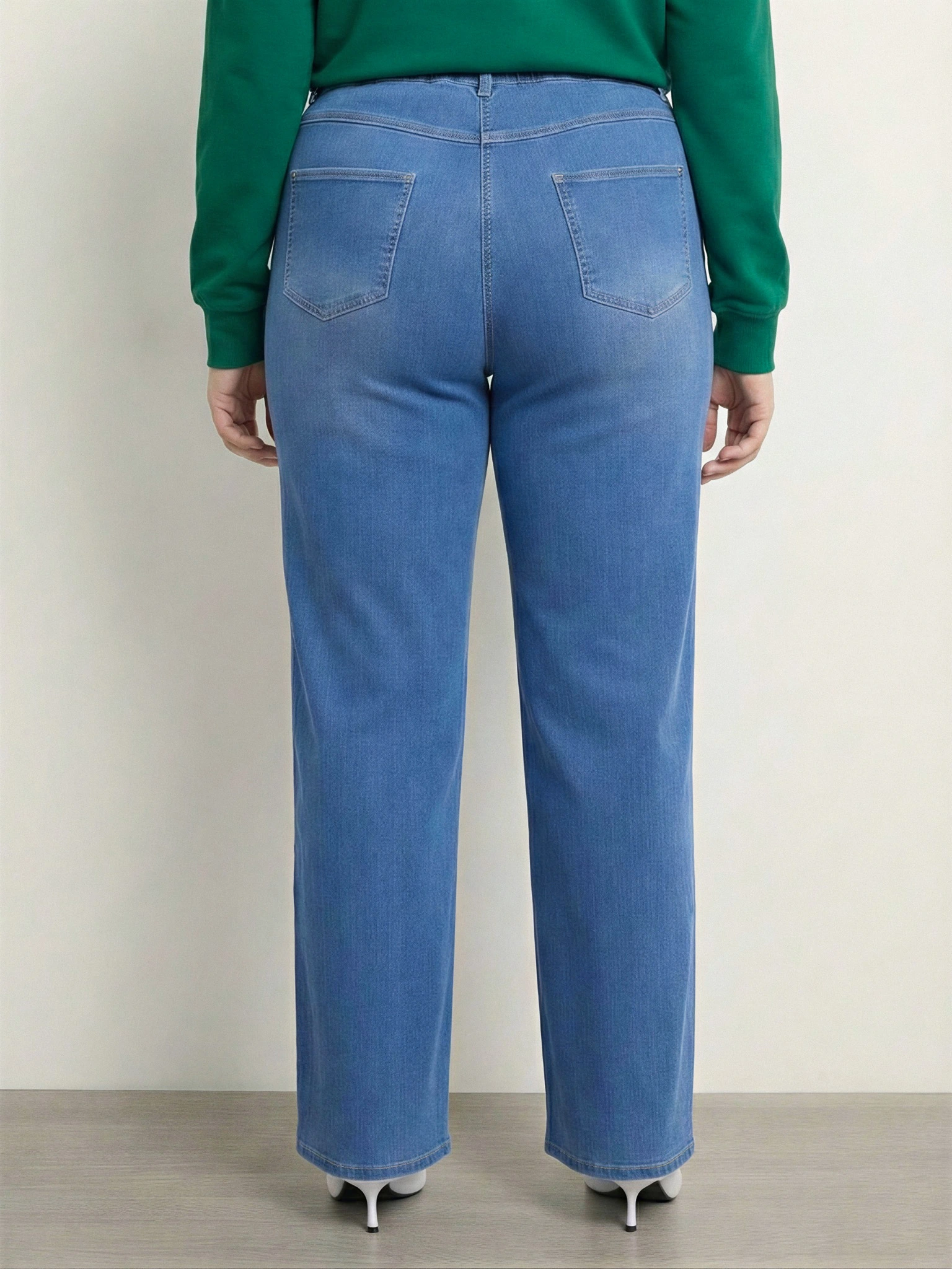 Джинсы из смесового хлопка прямого кроя